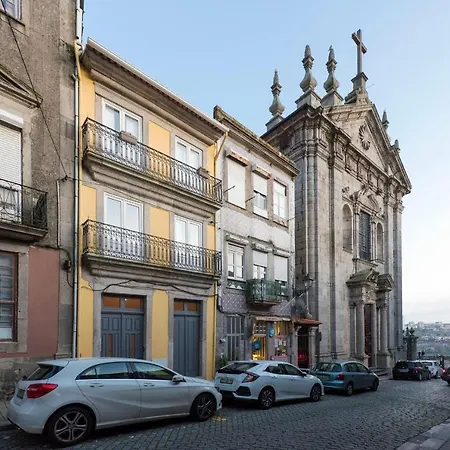 Lovelystay - Peaceful Living W/ Backyard Apartman Porto