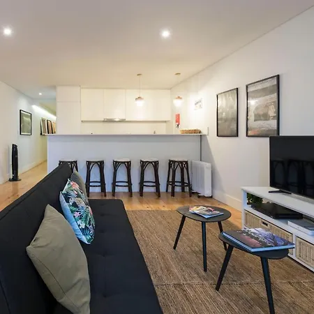 Apartman Lovelystay - Peaceful Living W/ Backyard