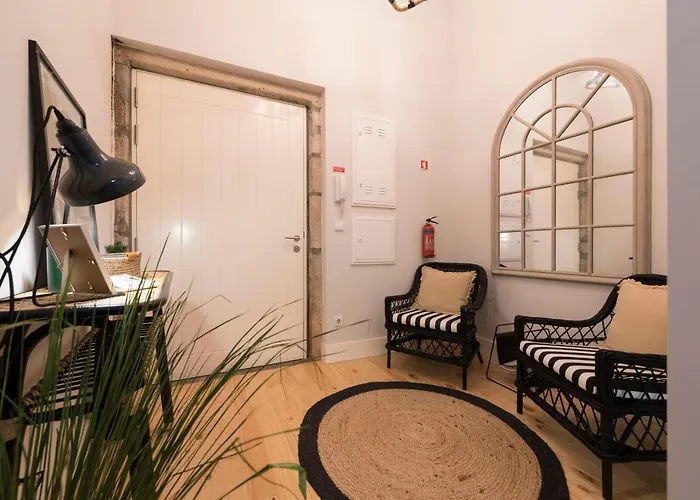 Lovelystay - Peaceful Living W/ Backyard