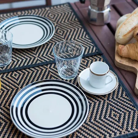 Lovelystay - Peaceful Living W/ Backyard