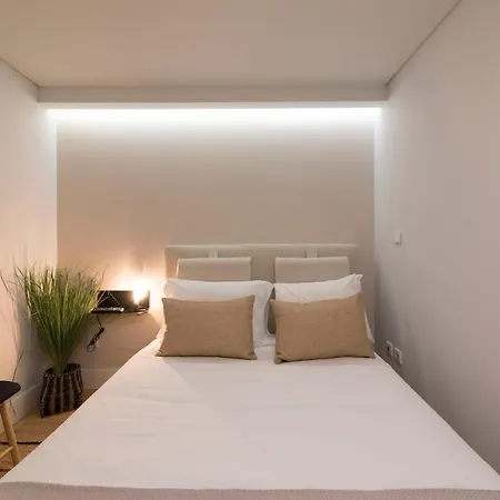 Porto Hidden Living W Backyard By Lovelystay