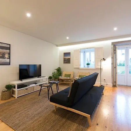 Lovelystay - Peaceful Living W/ Backyard