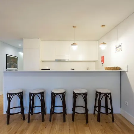 Lovelystay - Peaceful Living W/ Backyard * Porto
