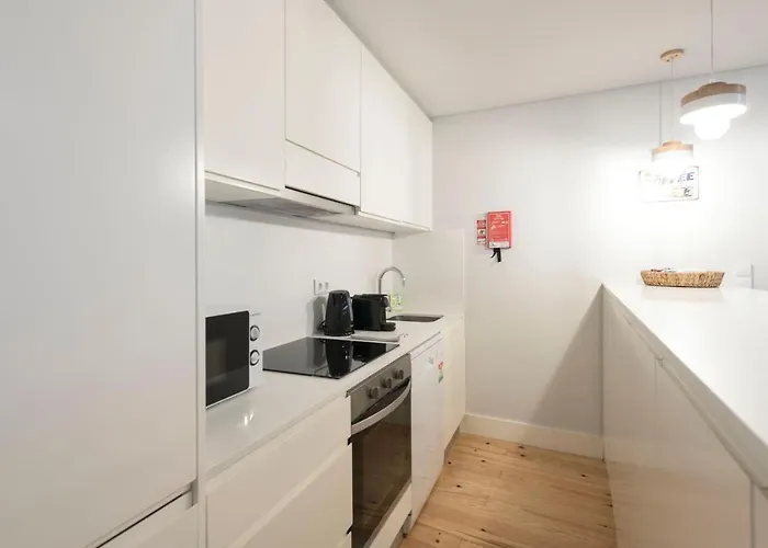 Lovelystay - Peaceful Living W/ Backyard