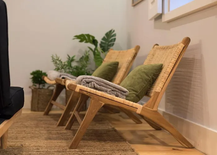 Lovelystay - Peaceful Living W/ Backyard *