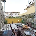 Lovelystay - Peaceful Living W/ Backyard بورتو