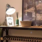 Lovelystay - Peaceful Living W/ Backyard شقة بورتو