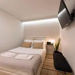 Lovelystay - Peaceful Living W/ Backyard