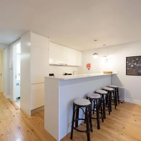 아파트 Lovelystay - Peaceful Living W/ Backyard