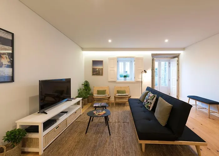 Апартаменты Lovelystay - Peaceful Living W/ Backyard