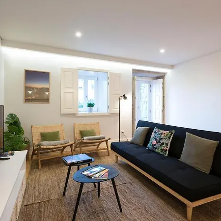 Lovelystay - Peaceful Living W/ Backyard Apartment Porto