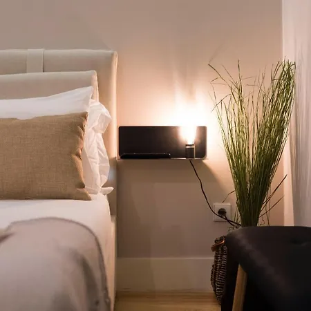 Lovelystay - Peaceful Living W/ Backyard * Porto