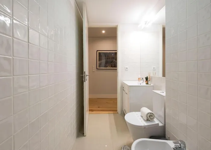 Lovelystay - Peaceful Living W/ Backyard Apartamento