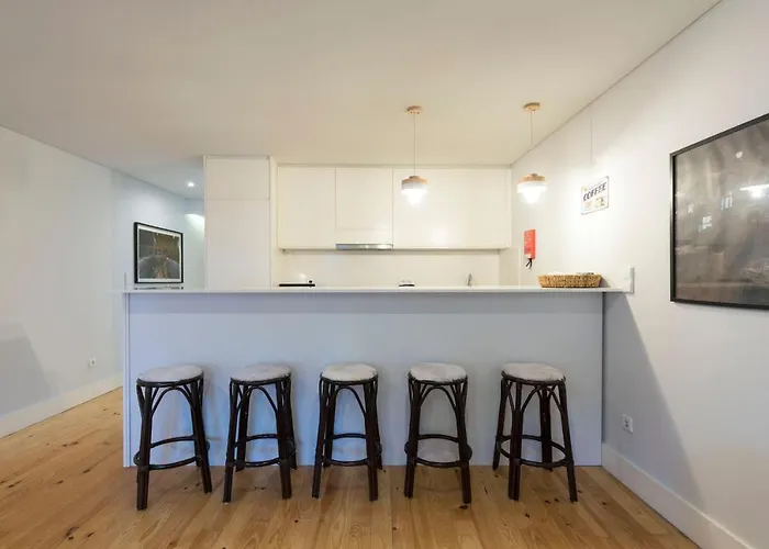 Lovelystay - Peaceful Living W/ Backyard * Oporto